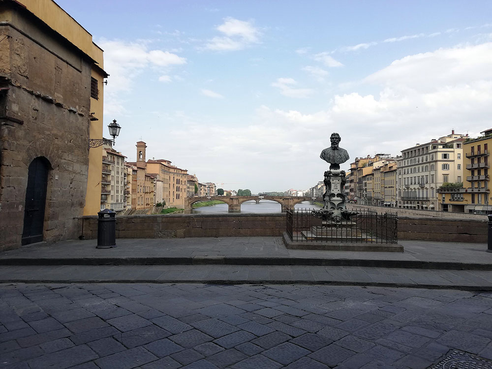 Il busto di Benvenuto Cellini sul Ponte Vecchio