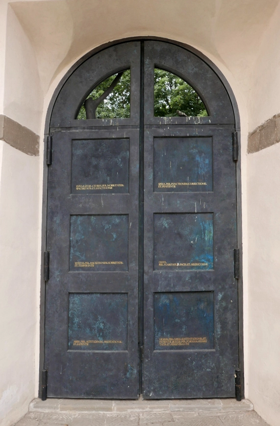 Claudio Parmiggiani, “Porta Speciosa”,  2013, Sacro Eremo di Camaldoli