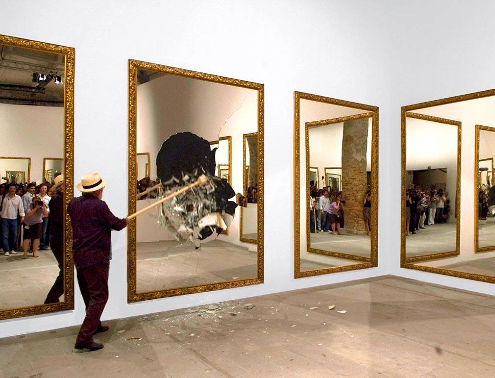 Performance di Michelangelo Pistoletto a Parigi