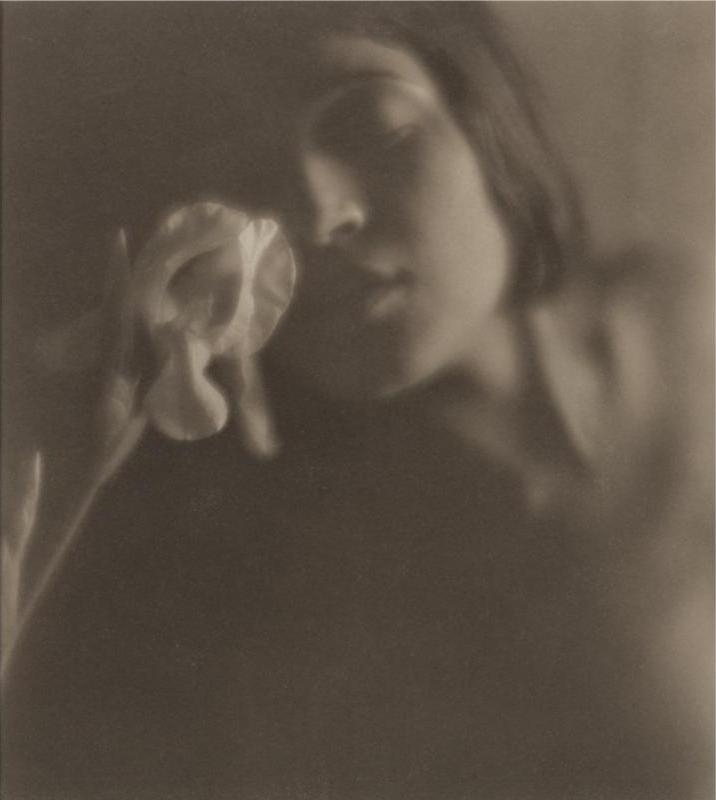 Tina Modotti fotografata da Edward Weston