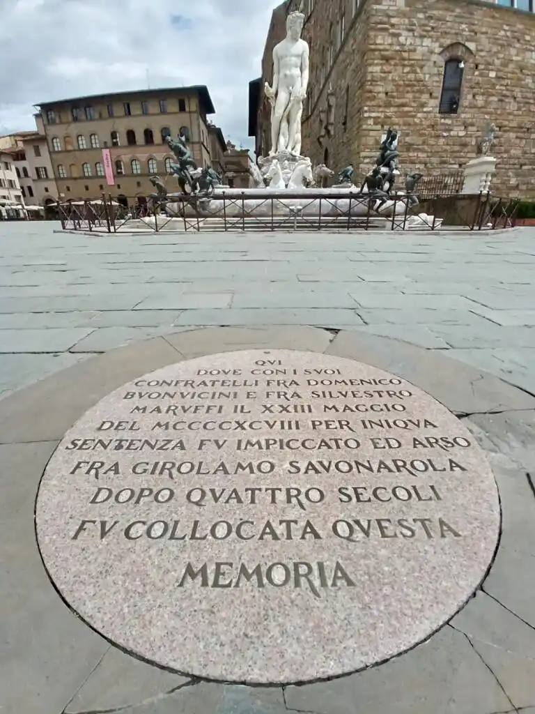 Luogo in cui fu bruciato Girolamo Savonarola, Piazza della Signoria, Firenze