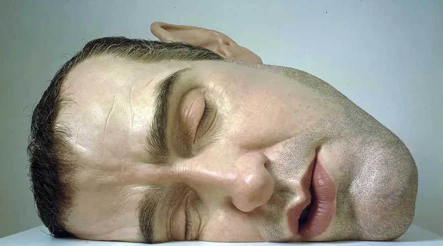 Ron Mueck e le sue sculture iperrealiste